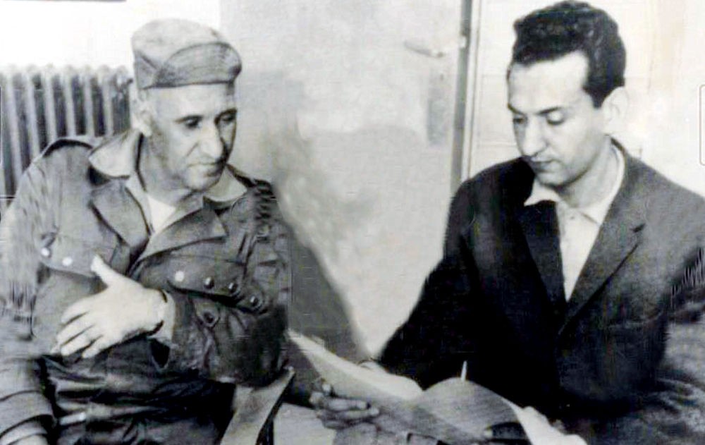 Le colonel Mohand Oulhadj et Aït Ahmed en 1963