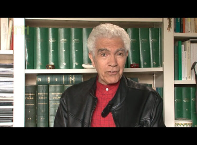 Mohammed Harbi inhumé en France : d’un exil à l’autre 