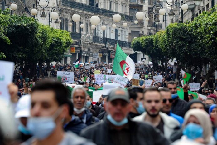 Le peuple algérien