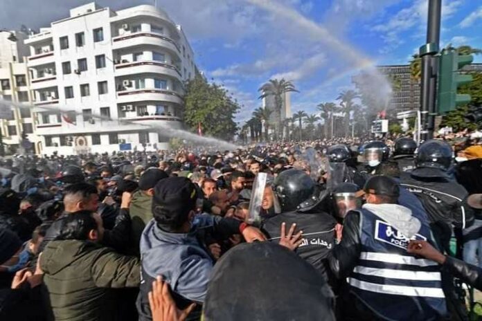 Répression à Tunis