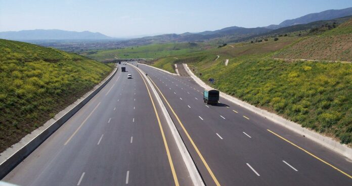 L'autoroute est-ouest payante