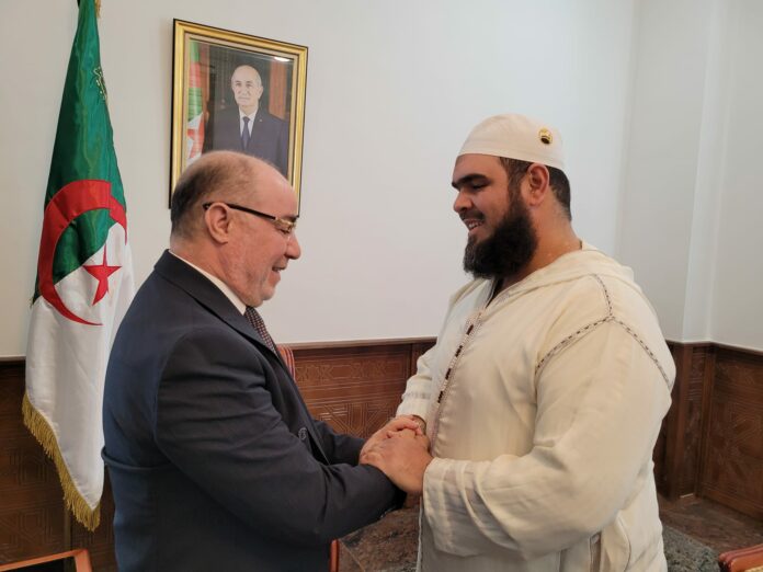 Le ministre des Affaires religieuses et des Wakfs, Youcef Belmehdi a reçu Cheikh Mahsas.