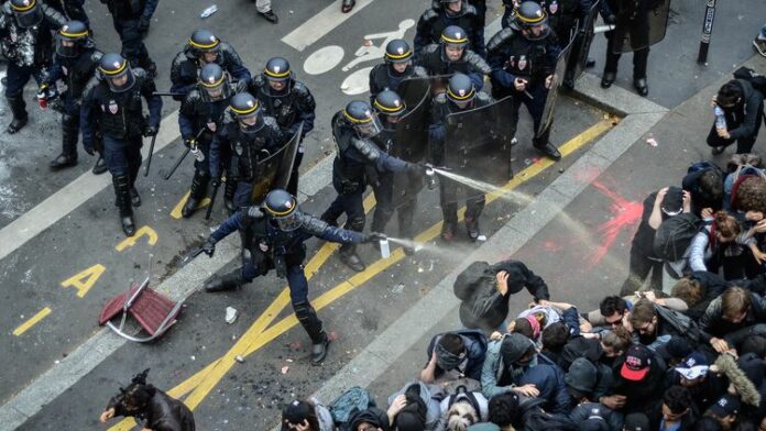 Répression policière à Paris