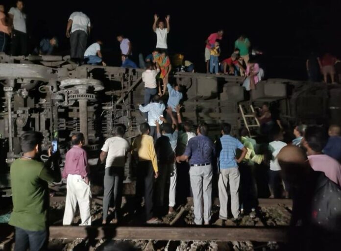 Catastrophe ferroviaire en Inde