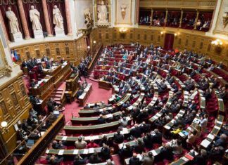 Un rapport des sénateurs LR propose d’interdire le voile et le jeûne du ramadan aux mineurs de – de 16 ans