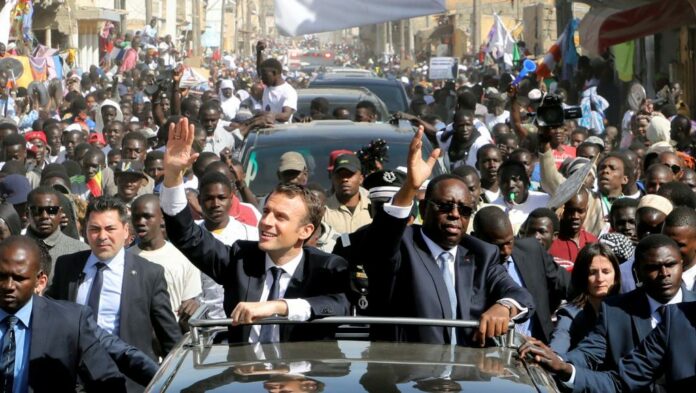 Macron en Afrique.