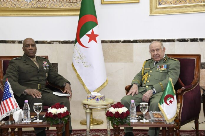 Saïd Chanegriha et le patron de l'Africom