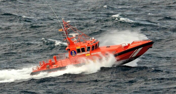 Bateau de sauveteurs espagnols