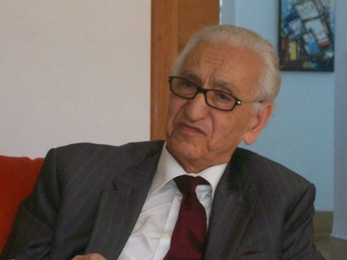 Hocine Aït Ahmed.