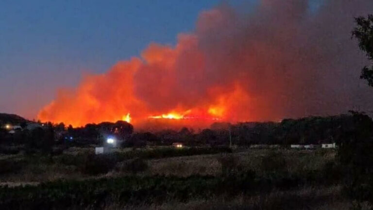 Incendie à Martigues : plus de 1 000 pompiers mobilisés