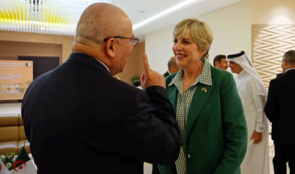 Y. Cherfa, ministre algérien de l'agriculture et Élisabéth Moore Aubain, Ambassadrice US ( Alger)