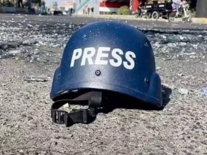 Casque de journaliste