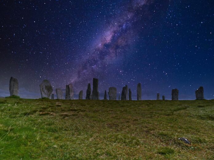 standing-stones-6941189_1280 Pierres dressées
