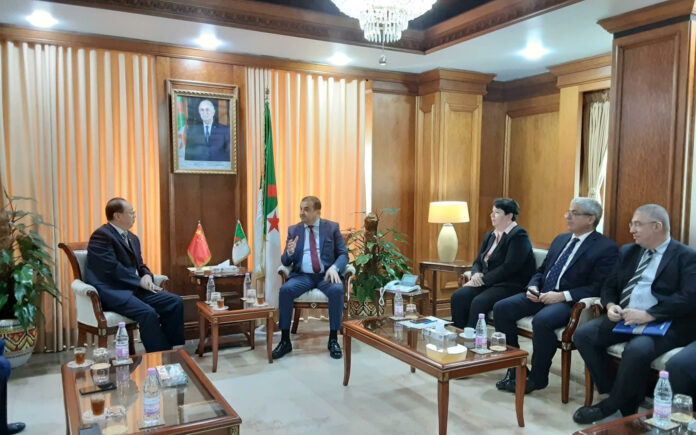 Mohamed Arkab,et l’ambassadeur de Chine, Dong Guangli