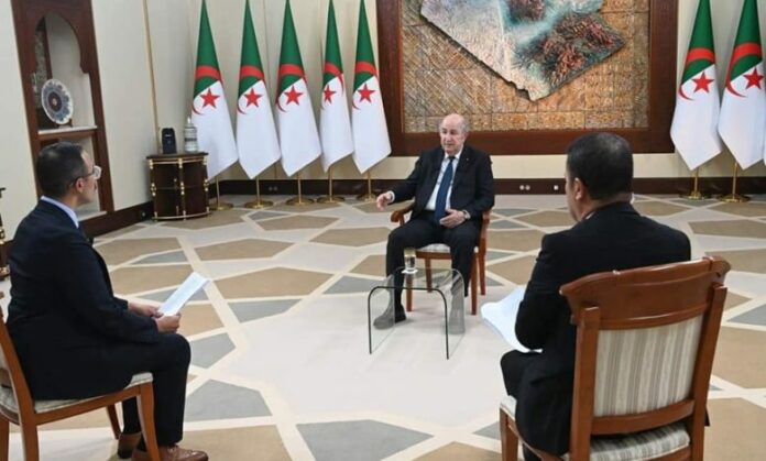 Tebboune face à des journalistes complaisants.