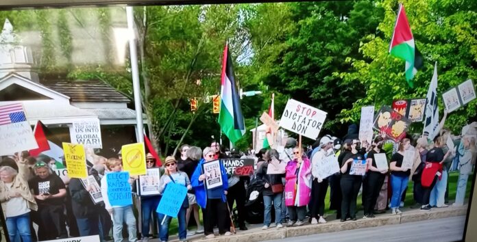 Des millions d'Américains manifestent contre Donald Trump