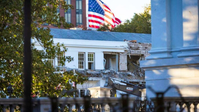 Maison blanche La Maison blanche endommagée.