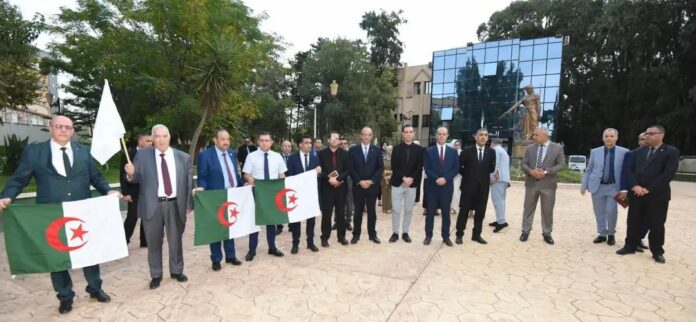 Drapeau national à Tizi-Ouzou Drapeau national à Tizi-Ouzou