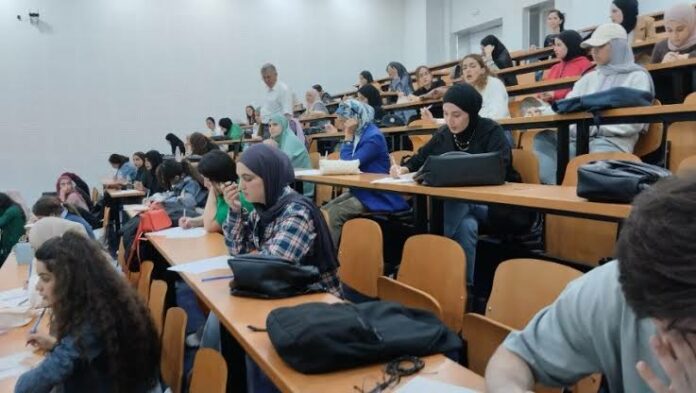 Etudiants algériens Etudiants algériens