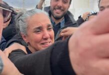 Tunisie : Sonia Dahmani sort de prison, pas de la tourmente judiciaire Sonia Dahmani à sa sortie de prison