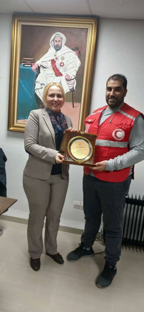 Ibtissem Hamlaoui et un de ses collaborateurs