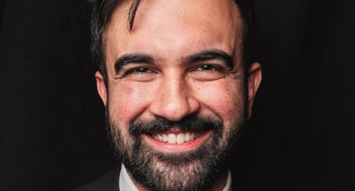 Zohan Mamdani Bête noire de Donald Trump et figure montante de la gauche américaine, Zohran Mamdani s’apprête à devenir, le 1ᵉʳ janvier 2026, le nouveau maire de New York, la plus grande ville des États-Unis.