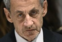 L’ancien président français Nicolas Sarkozy sort de prison Nicolas Sarkozy