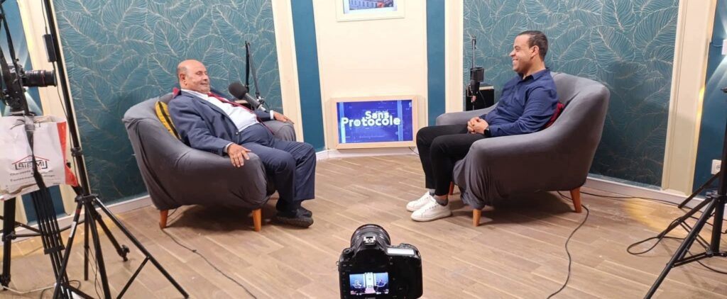 Bouakba sur le plateau de Vision TV