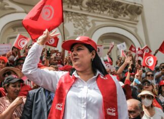 Tunisie : Abir Moussi dénonce depuis sa prison une « injustice politique », son parti réclame sa libération Abir Moussi