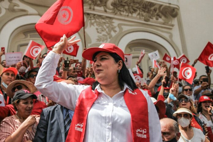 Abir Moussi; figure de l'opposition tunisienne. Abir Moussi