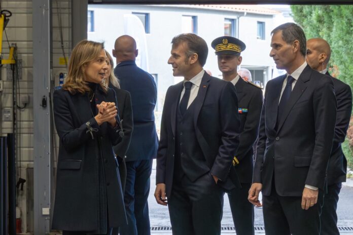 Macron à l’Entrepôt Solidaire de la Fondation CMA CGM