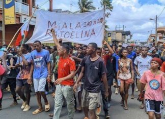 Madagascar : la jeunesse qui réinvente la souveraineté africaine Manifestants à Madagascar