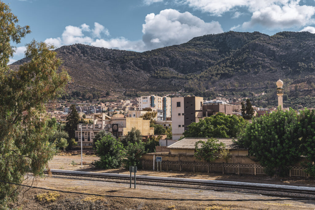 Gare de Aïn Defla avec inscription, octobre 2025
