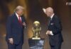 Le football sur un champ de boue Le président des Etats-Unis, Donald Trump, et le dirigeant de la FIFA, Gianni Infantino