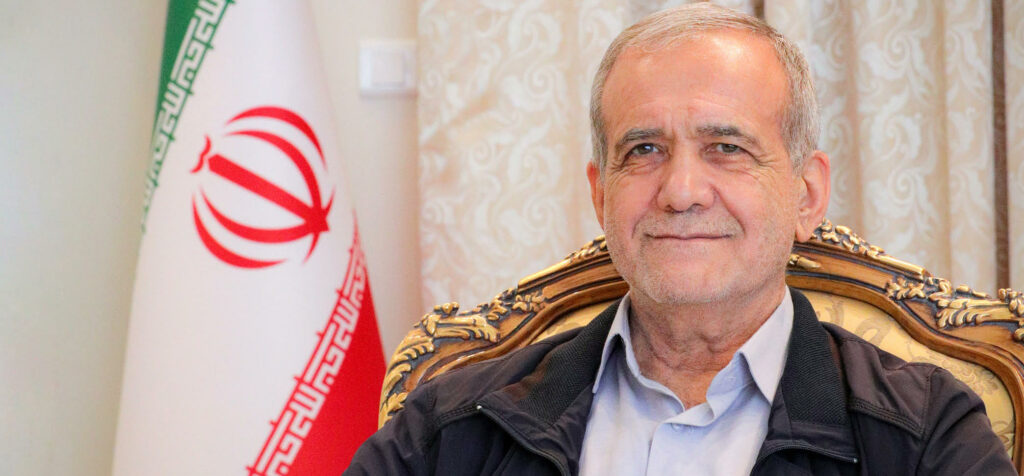 Depuis son investiture en septembre 2024, l'Iran et son président Massoud Pezechkian traversent une première année marquée par une succession de crises qui dépassent ses marges de manœuvre.