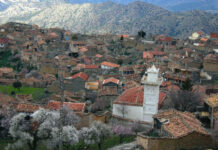 Kabylie : des villages qui montent vers le ciel, mais se vident de leur âme Le village de Kalaa