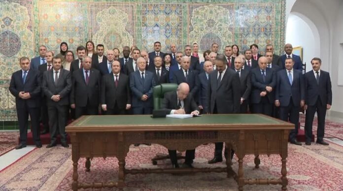 Abdelmadjid Tebboune a signé dimanche la Loi de finances Abdelmadjid Tebboune a signé dimanche la Loi de finances pour l’année 2026,