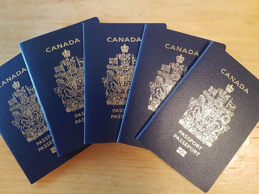 Passeport canadien.