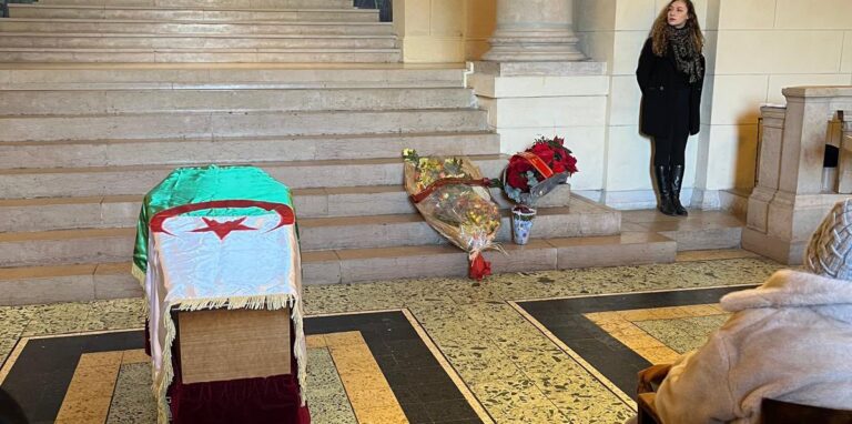 Inhumation de Mohammed Harbi au cimetière de Père Lachaise à Paris
