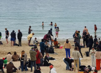 Marseille se jette à l’eau pour le Nouvel An Plage de Marseille