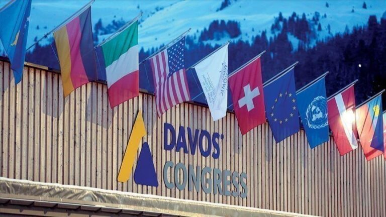 Davos : les milliardaires se battent sur le dos des pauvres